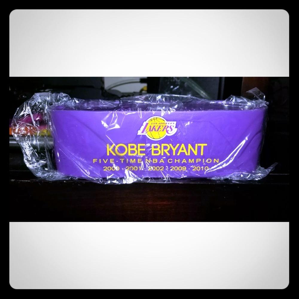 Kobe Bryant last game bobble head stand EXCLUSIVE